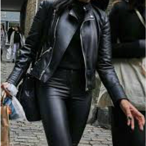 Cute & Sexy Fall Outfit with Faux Leather Leggings ISO - Picture 8 of 8